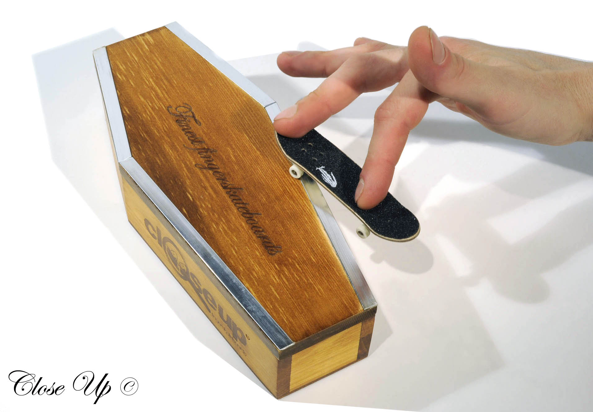 closeup COFFIN CURB SMITH GRIND COFFFIN CURB: 30,90€ photo
