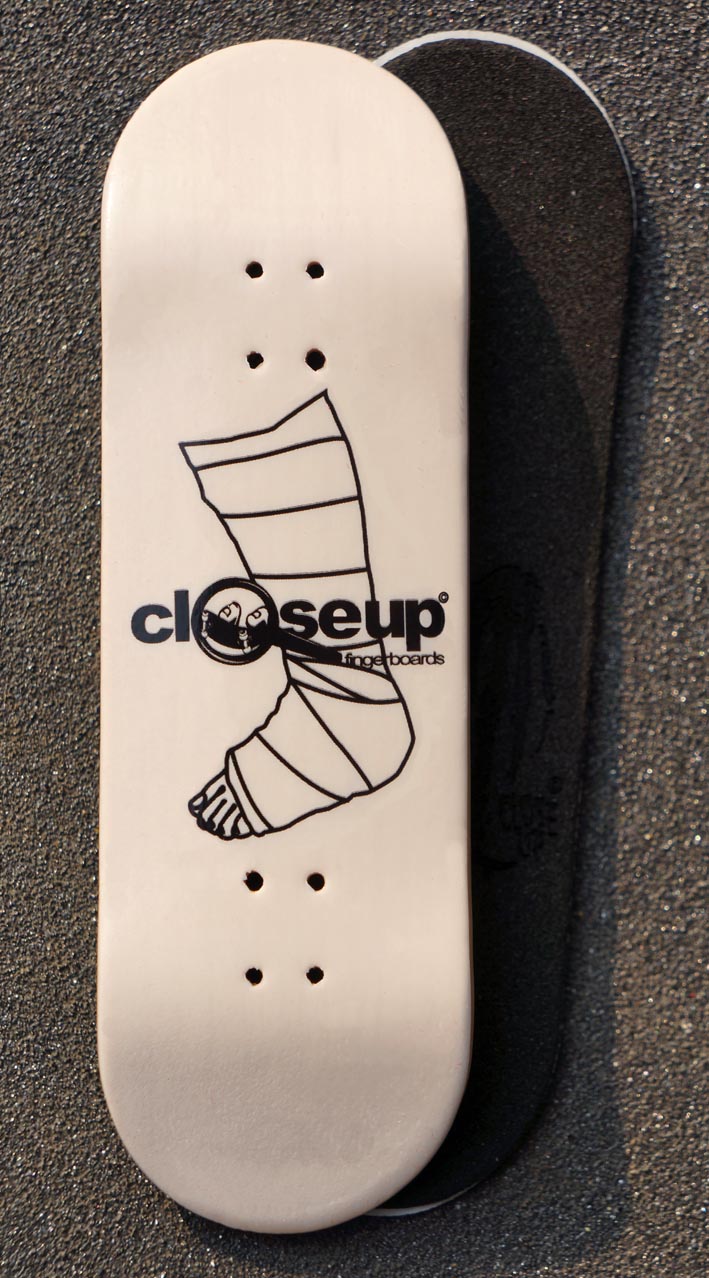 BOARD CLOSE UP BROKEN LEG 30MM MEDIUM CONCAVE + RIPTAPE – 9,50 € ($12,38 USD)