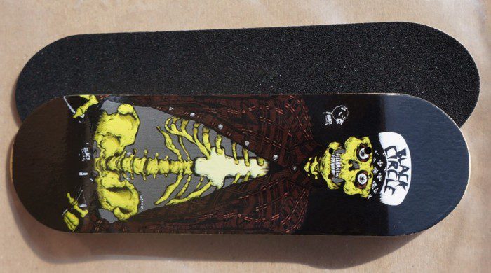 BOARD G5 BLACK CIRCLE MODEL e1356309343245 700x390 BOARD G5 BLACK CIRCLE MODEL (+RIPTAPE)   9,50 € ($12,38 USD)