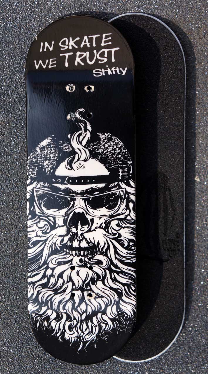 BOARD SHIFTY BLACK 30MM MEDIUM CONCAVE + RIPTAPE – 9,50 € ($12,38 USD)