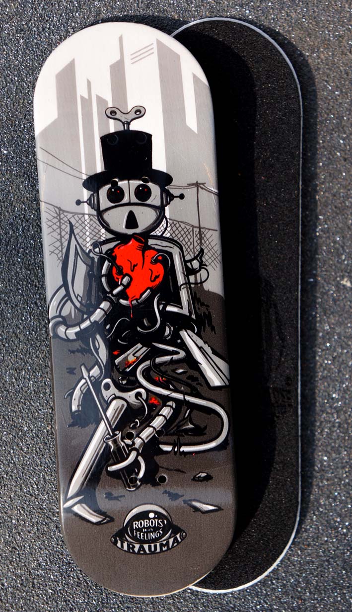 BOARD TRAUMA ROBOT HEART 30MM MEDIUM CONCAVE + RIPTAPE – 9,50 € ($12,38 USD)