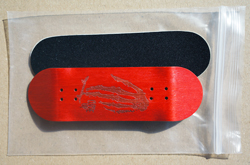 DECKS + RIPTAPE 250x166 CloseUp FingerSkateboard products