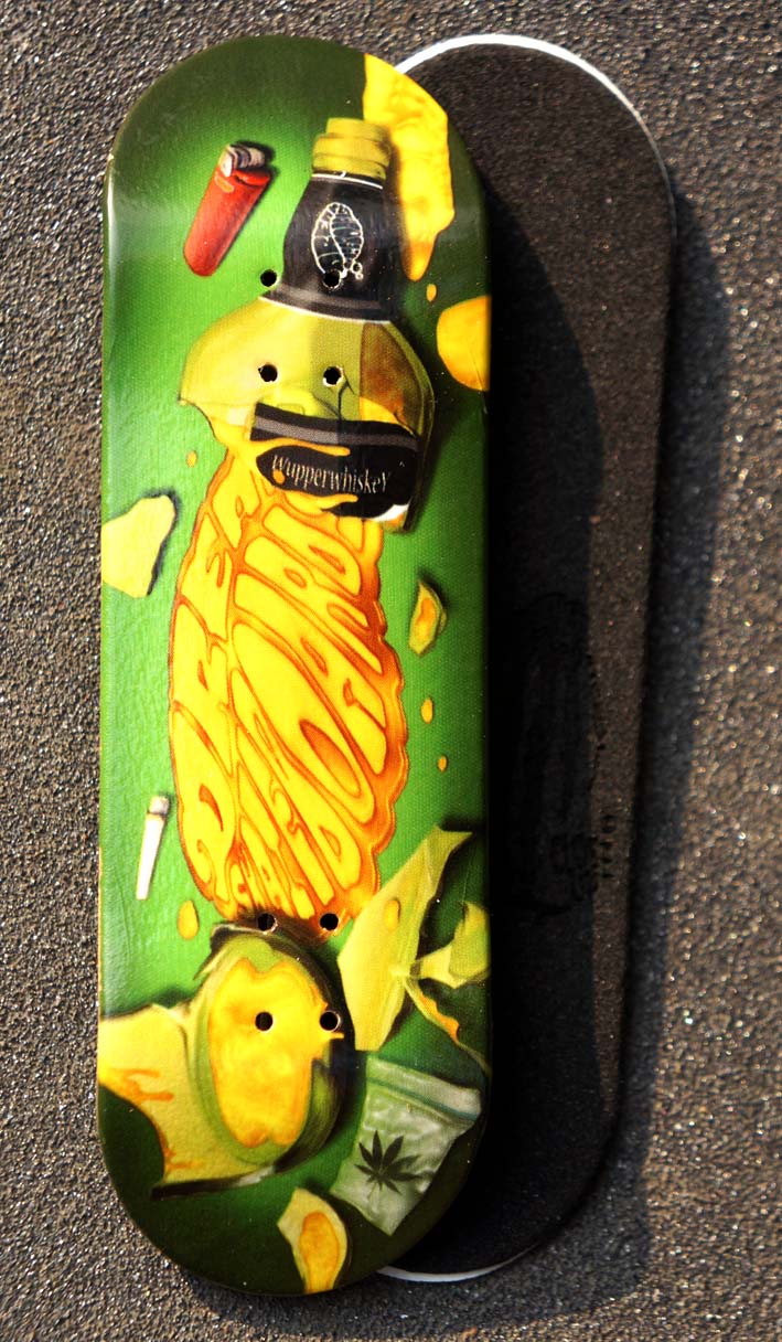 BOARD DREAM WHISKEY BOTTLE 30MM MEDIUM CONCAVE + RIPTAPE – 9,50 € ($12,38 USD)