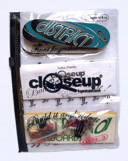 Close Up DISTRICT SKATEBOARDS model green – 19,50 € ($28,50 USD)